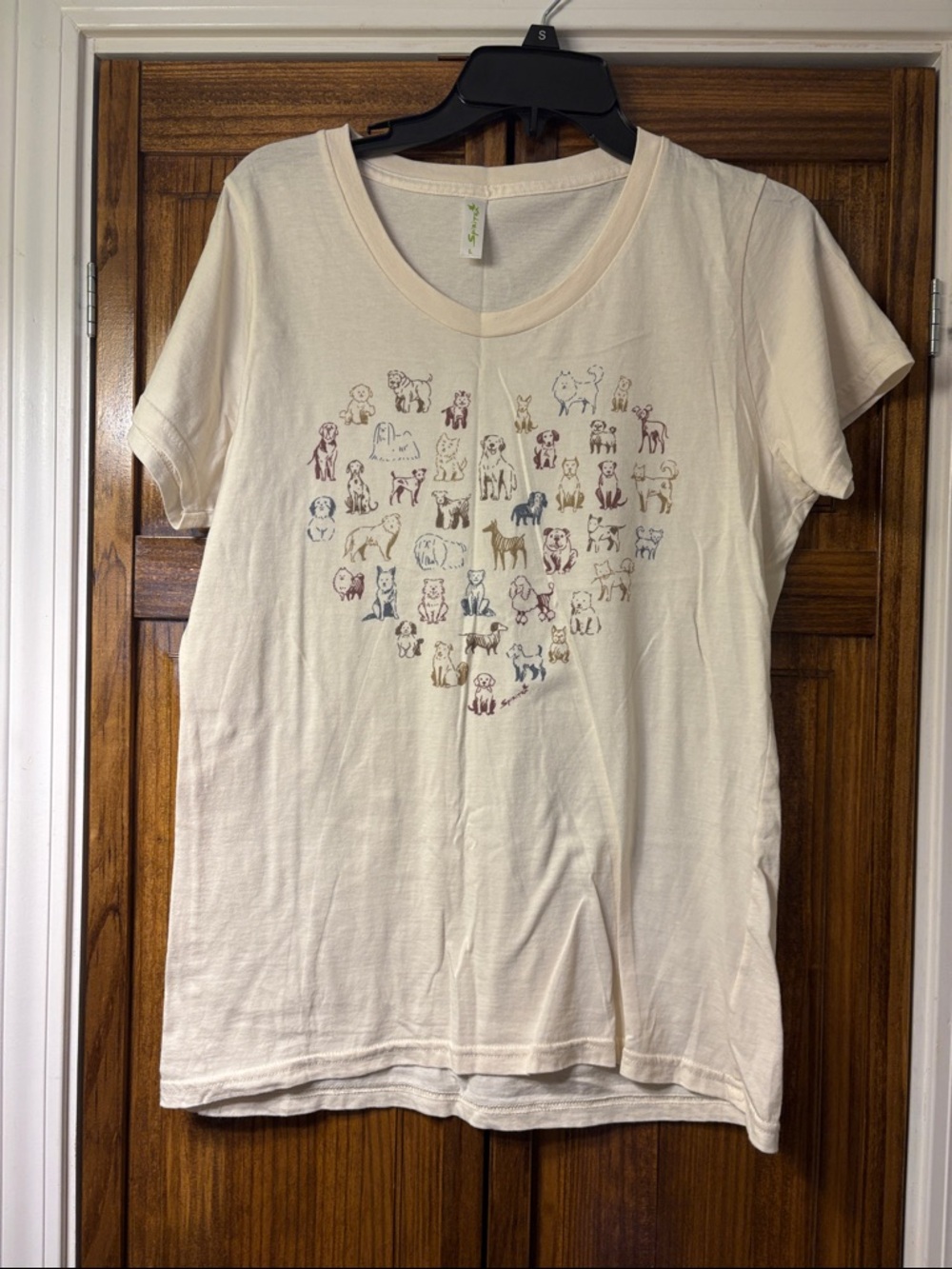 Spirit Cream Tee with Small Multicolor Dog Lineup
